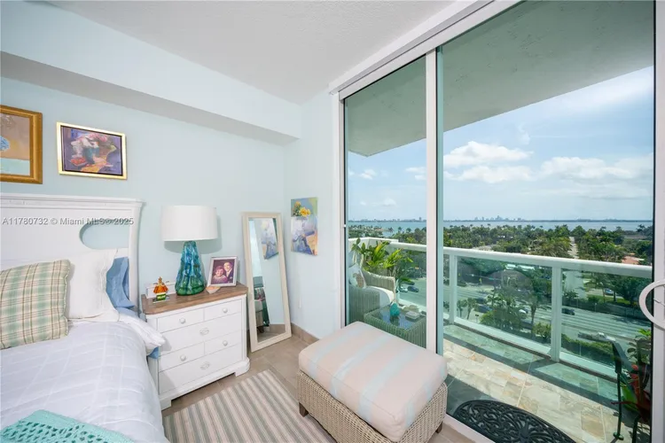 360 Condo #1026 image #28