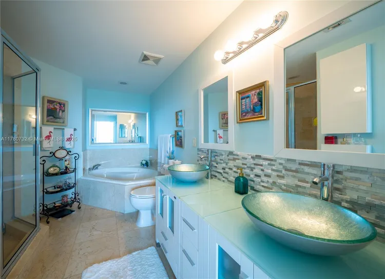 360 Condo #1026 image #32