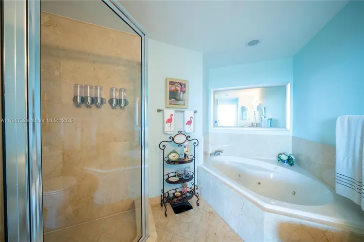 360 Condo #1026 image #33