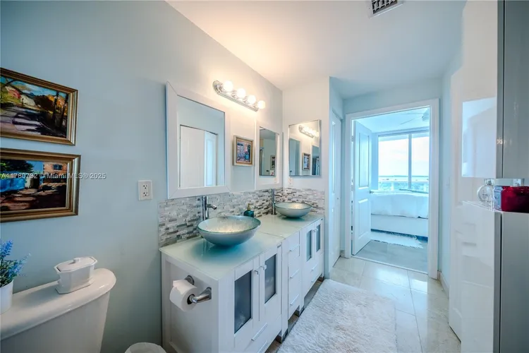 360 Condo #1026 image #34