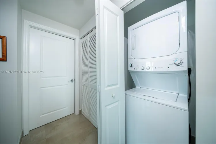 360 Condo #1026 image #39