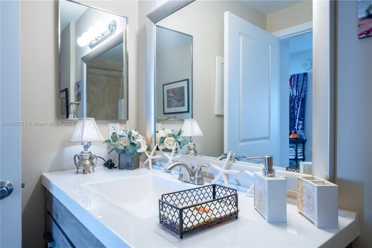 360 Condo #1026 image #41