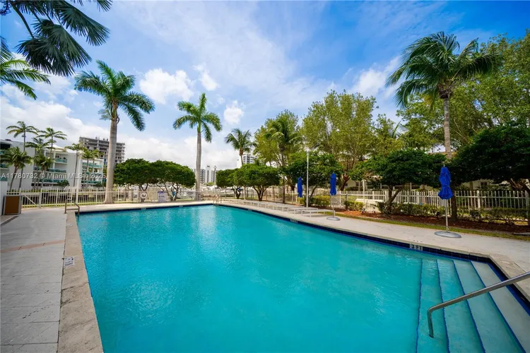 360 Condo #1026 image #6