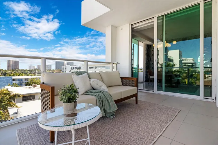 Le Jardin Residences #501 image #10