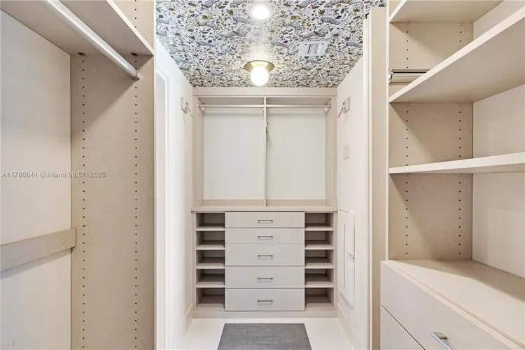 Le Jardin Residences #501 image #19