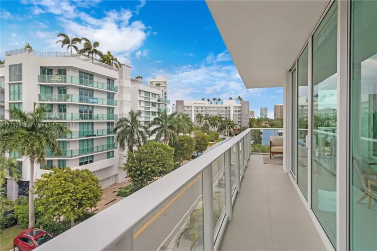 Le Jardin Residences #501 image #32