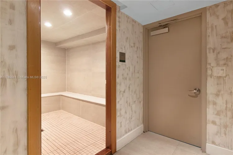 Le Jardin Residences #501 image #35