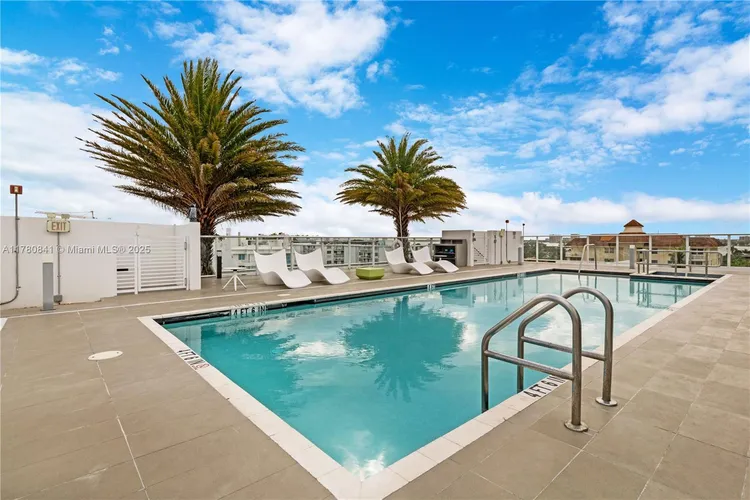 Le Jardin Residences #501 image #36