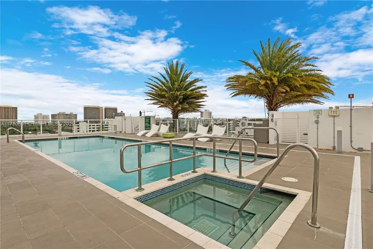 Le Jardin Residences #501 image #37