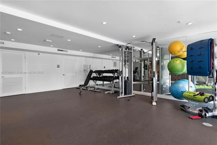 Le Jardin Residences #501 image #38