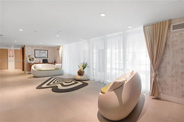 Le Jardin Residences #501 image #40