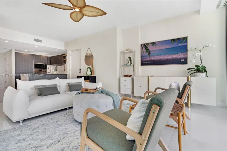 Le Jardin Residences #501 image #45