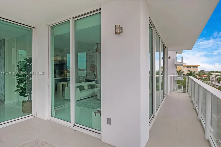 Le Jardin Residences #501 image #9