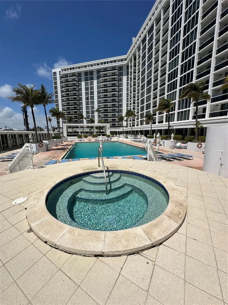 Harbour House #1505 image #15