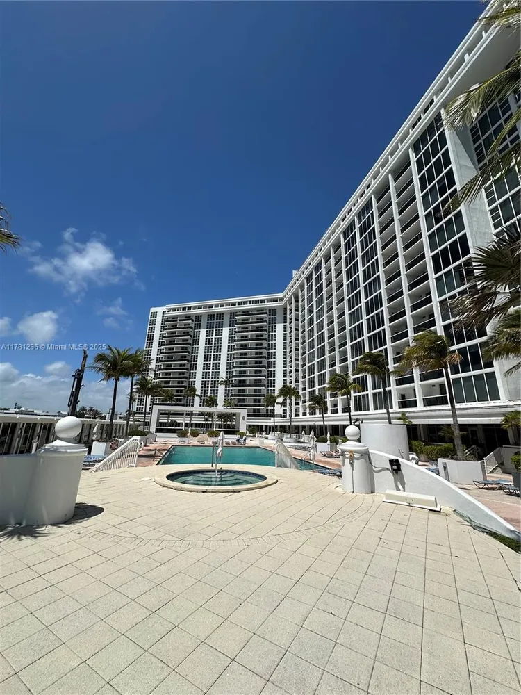 Harbour House #1505 image #16