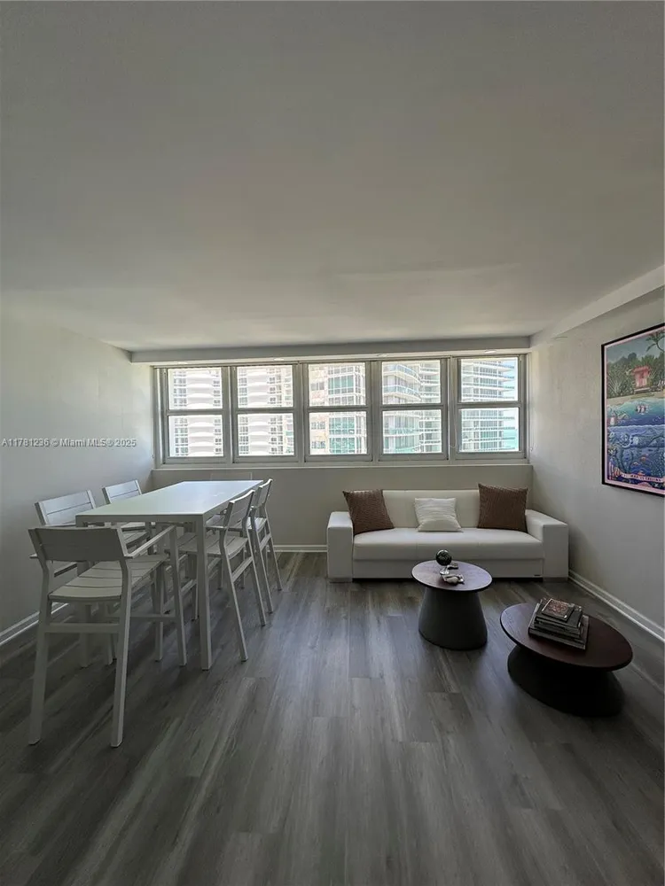 Harbour House #1505 image #23