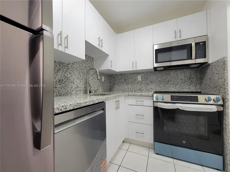 Triton Towers #1401 image #18