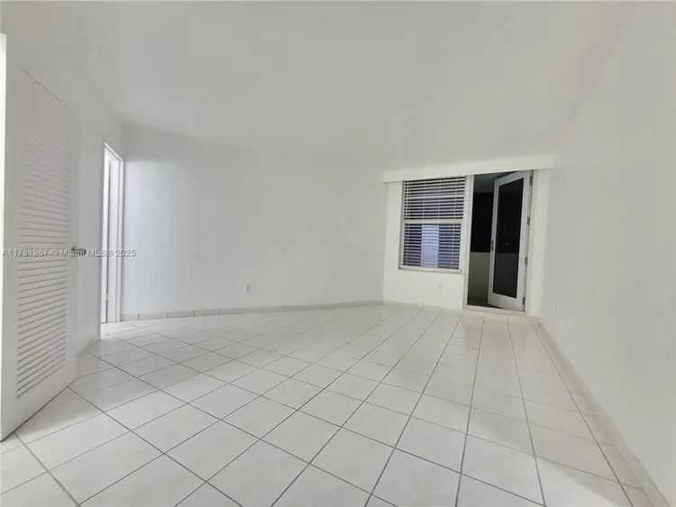 Triton Towers #1401 image #21