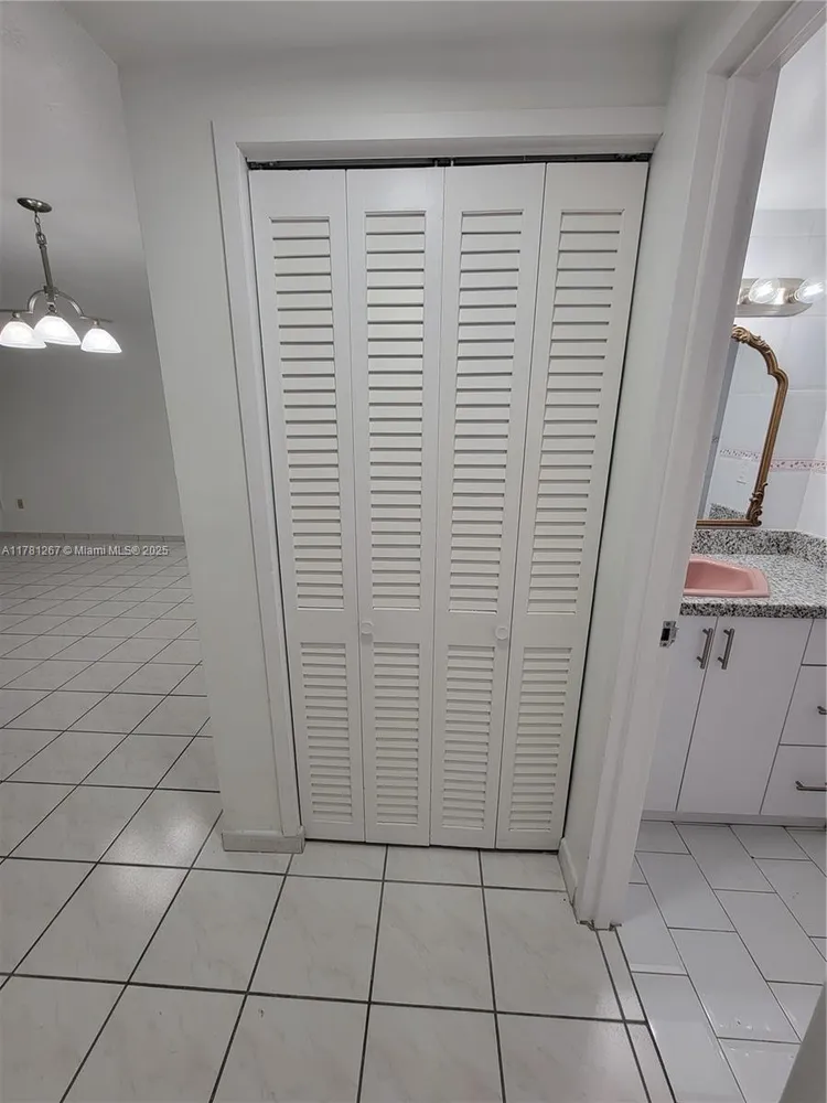 Triton Towers #1401 image #23