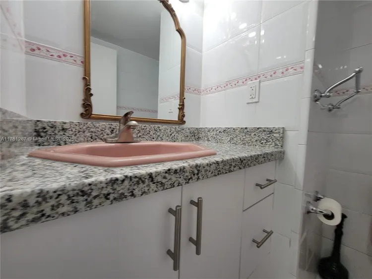 Triton Towers #1401 image #24