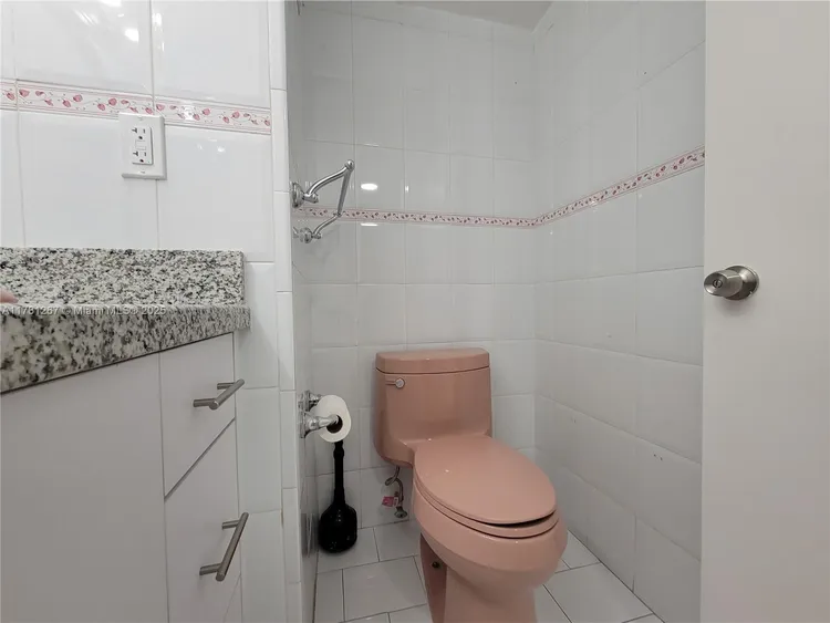 Triton Towers #1401 image #25