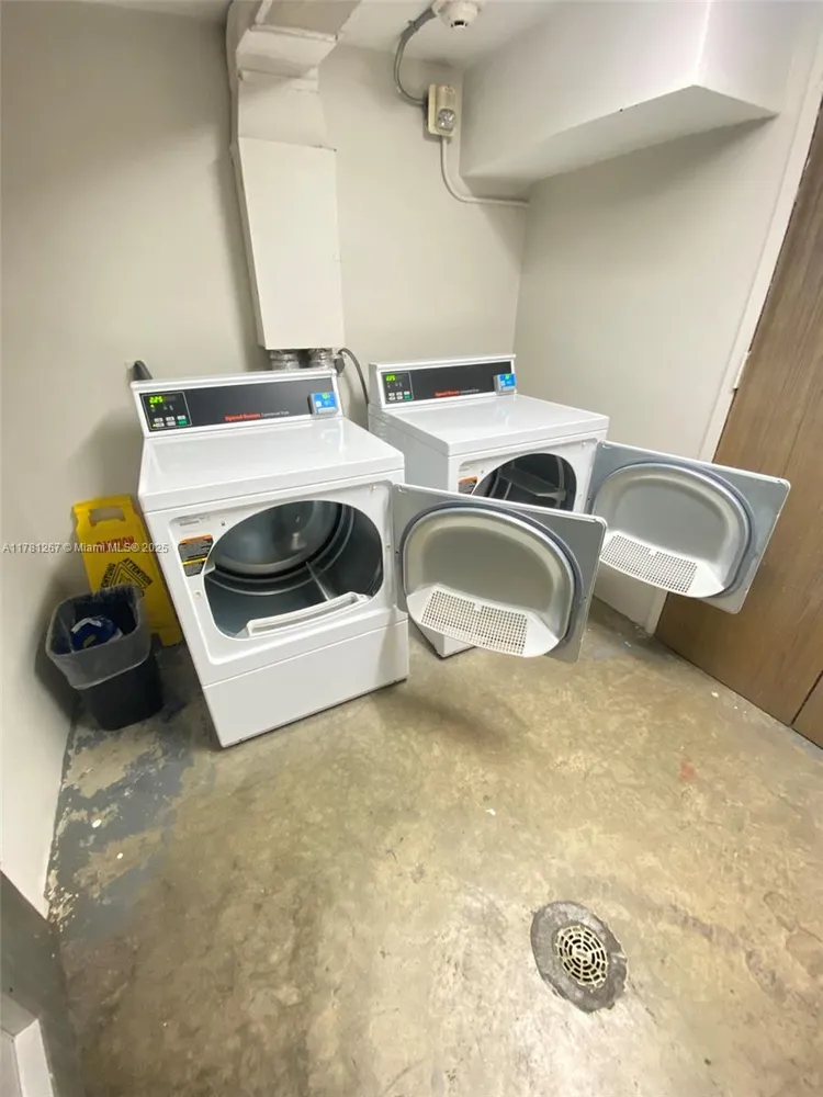 Triton Towers #1401 image #31