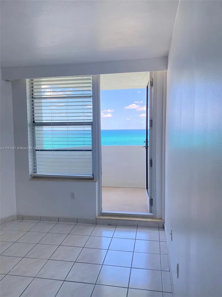 Triton Towers #1401 image #9