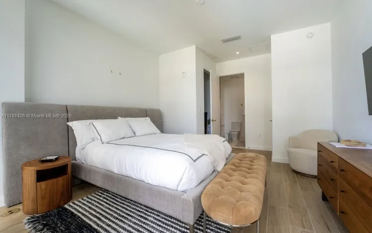 Mr. C Residences Bayshore Tower #1109 image #9