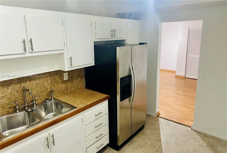 Gables Waterway Towers #219 image #6