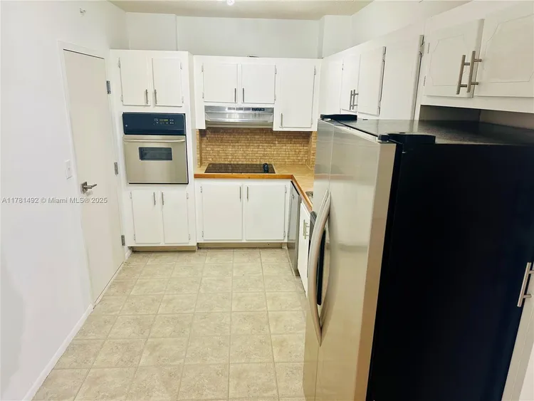 Gables Waterway Towers #219 image #7