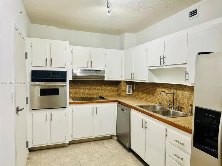 Gables Waterway Towers #219 image #8