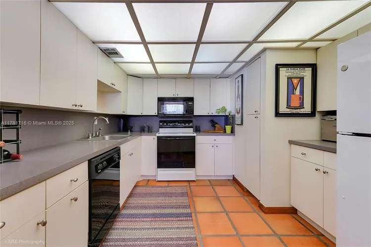 Bayshore Place #1407C image #12