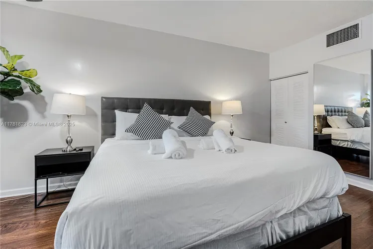 Lofts at Mayfair #136 image #11