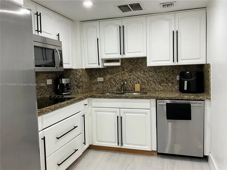 Carriage Club North #109 image #12