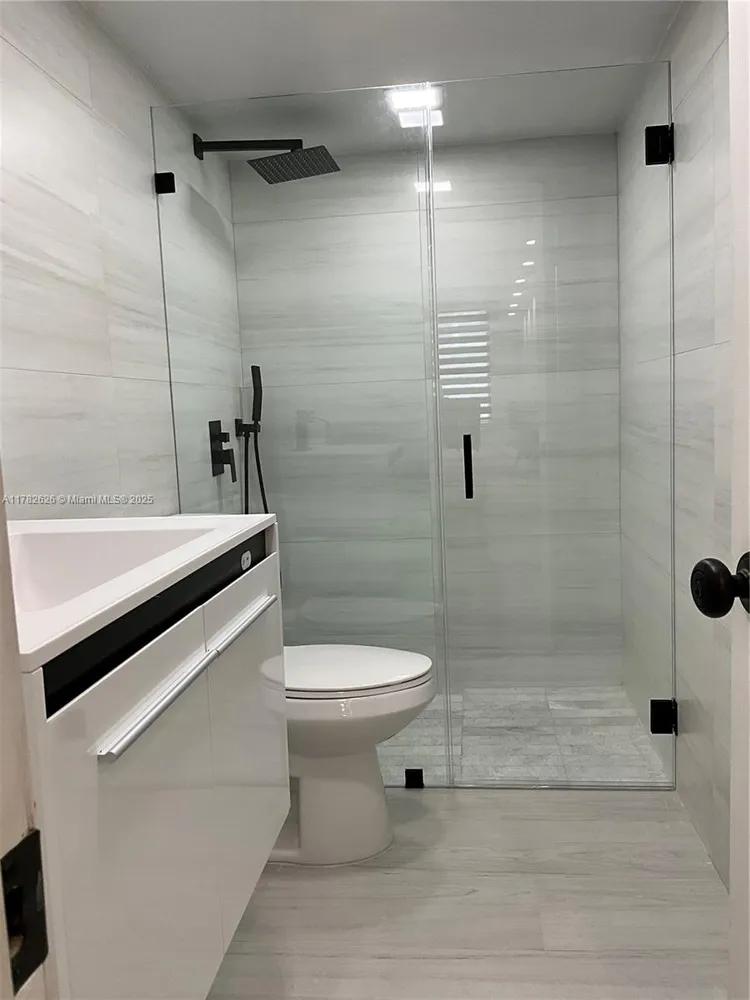 Carriage Club North #109 image #15