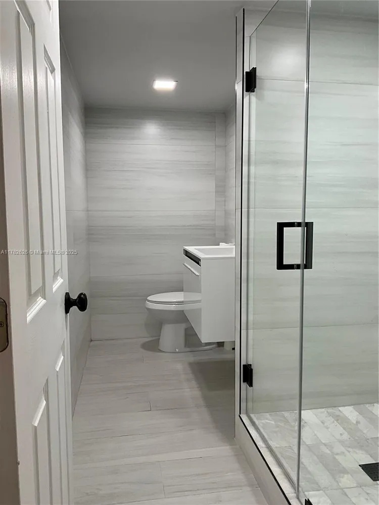 Carriage Club North #109 image #7