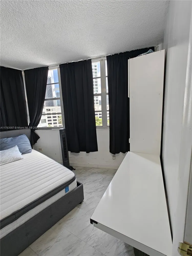 Four Ambassadors #764 image #10