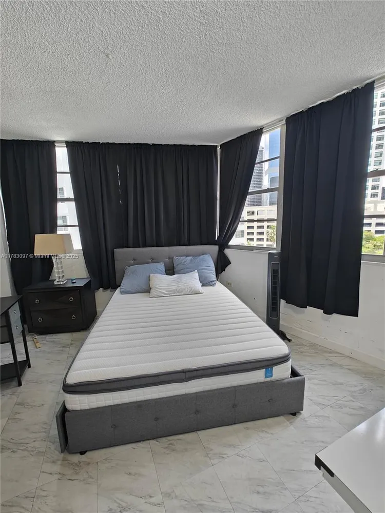 Four Ambassadors #764 image #11