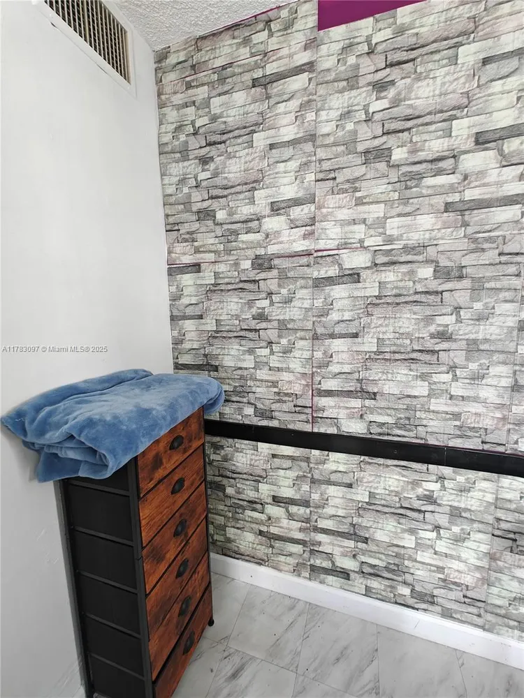 Four Ambassadors #764 image #12