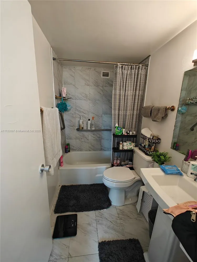 Four Ambassadors #764 image #17