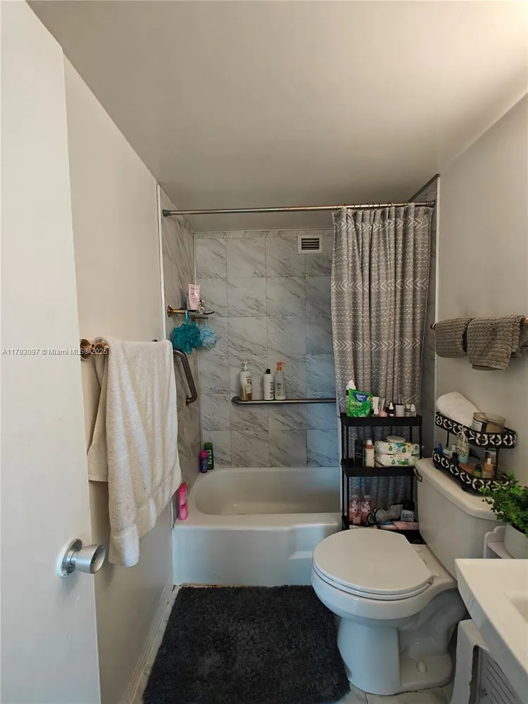 Four Ambassadors #764 image #18