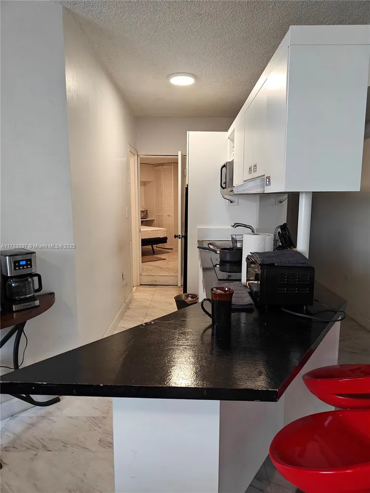 Four Ambassadors #764 image #19