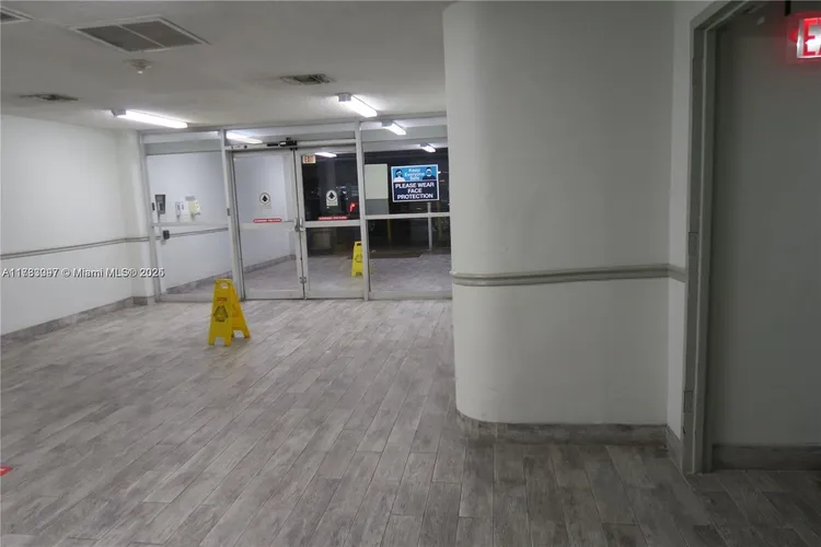 Four Ambassadors #764 image #30