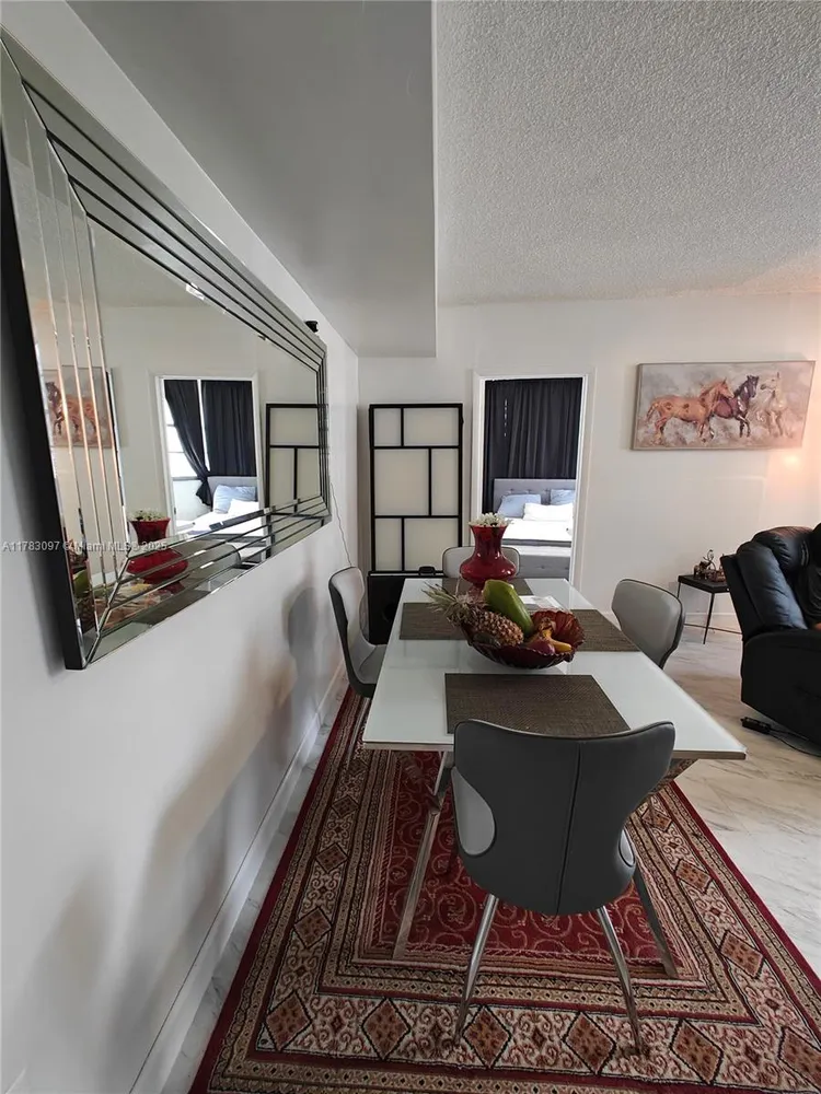 Four Ambassadors #764 image #9