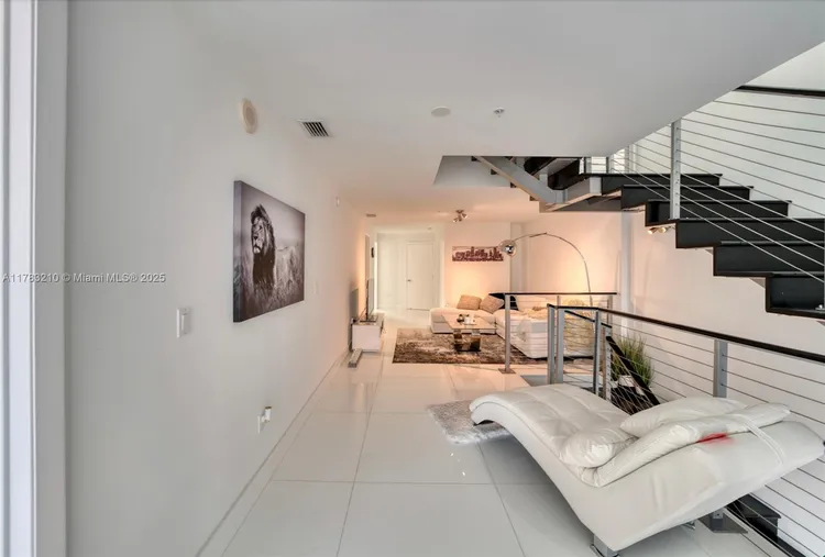 Mint #5203 image #10