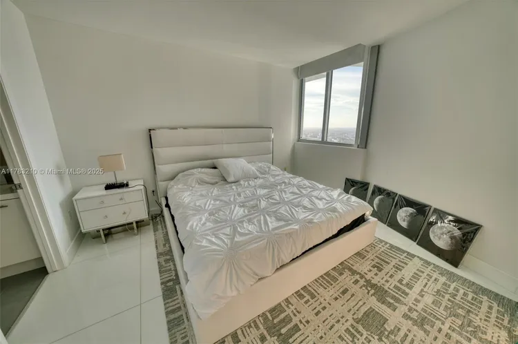 Mint #5203 image #12