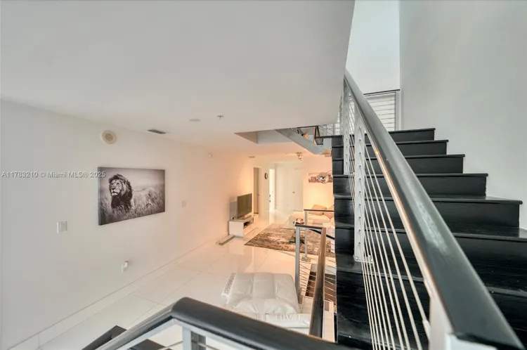 Mint #5203 image #17