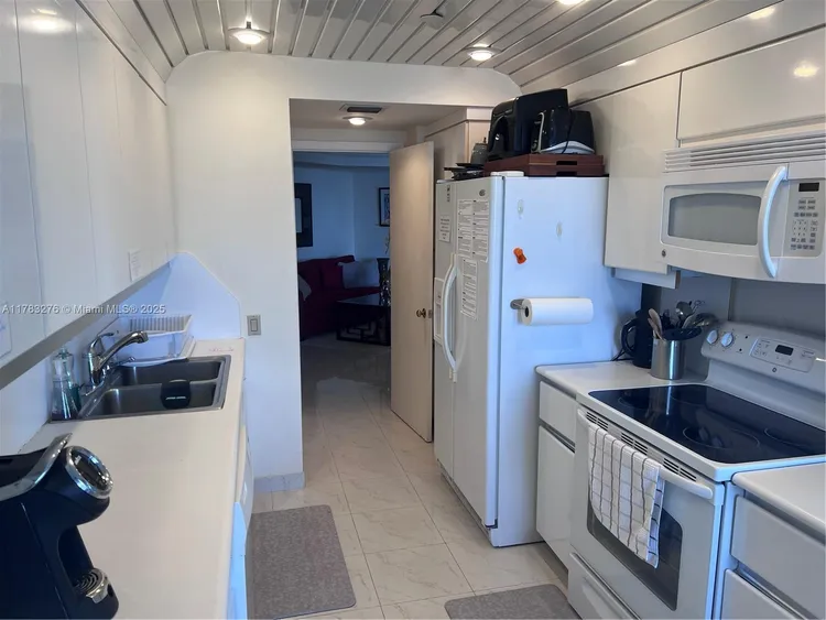 Williams Island 3000 #2004 image #6