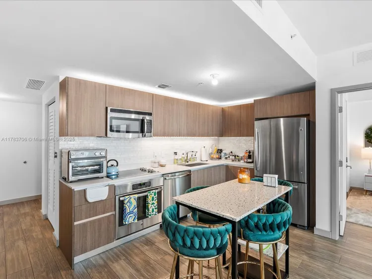 Le Parc at Brickell #714 image #14