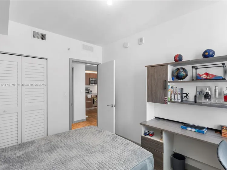 Le Parc at Brickell #714 image #18